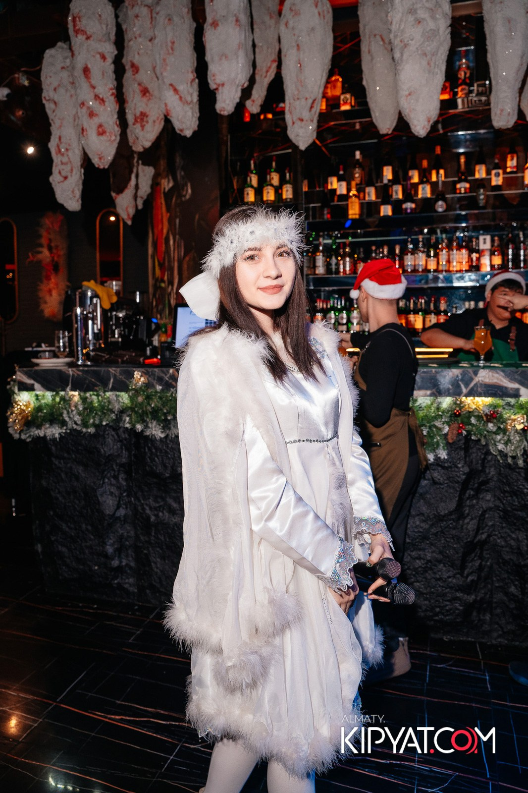 БАР ПАНАЕХАЛИ НА ТОЛЕ БИ. КИПЯТКОМ АЛМАТЫ!