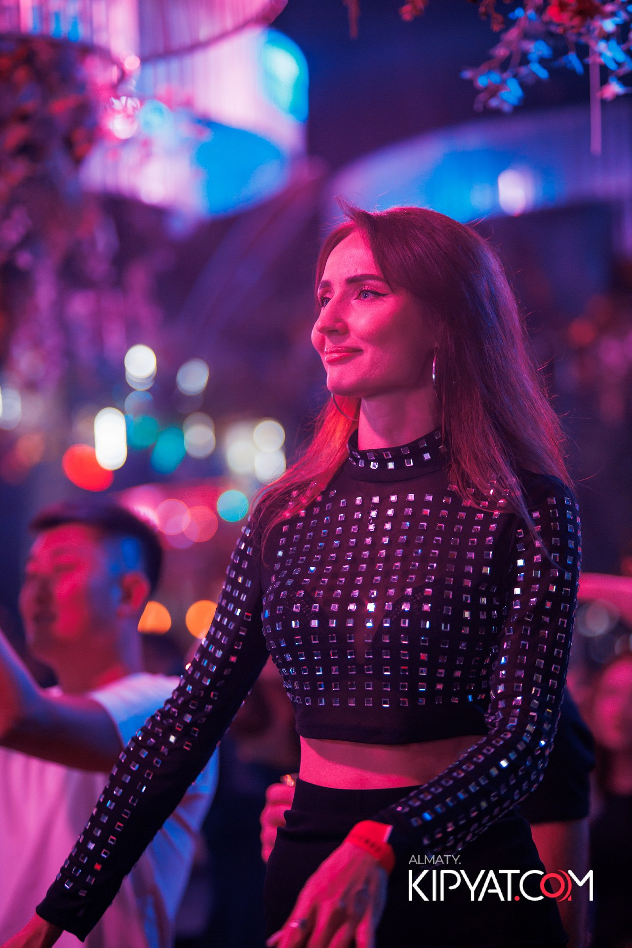 FRIENDS BAR & TERRACE. КИПЯТКОМ АЛМАТЫ!