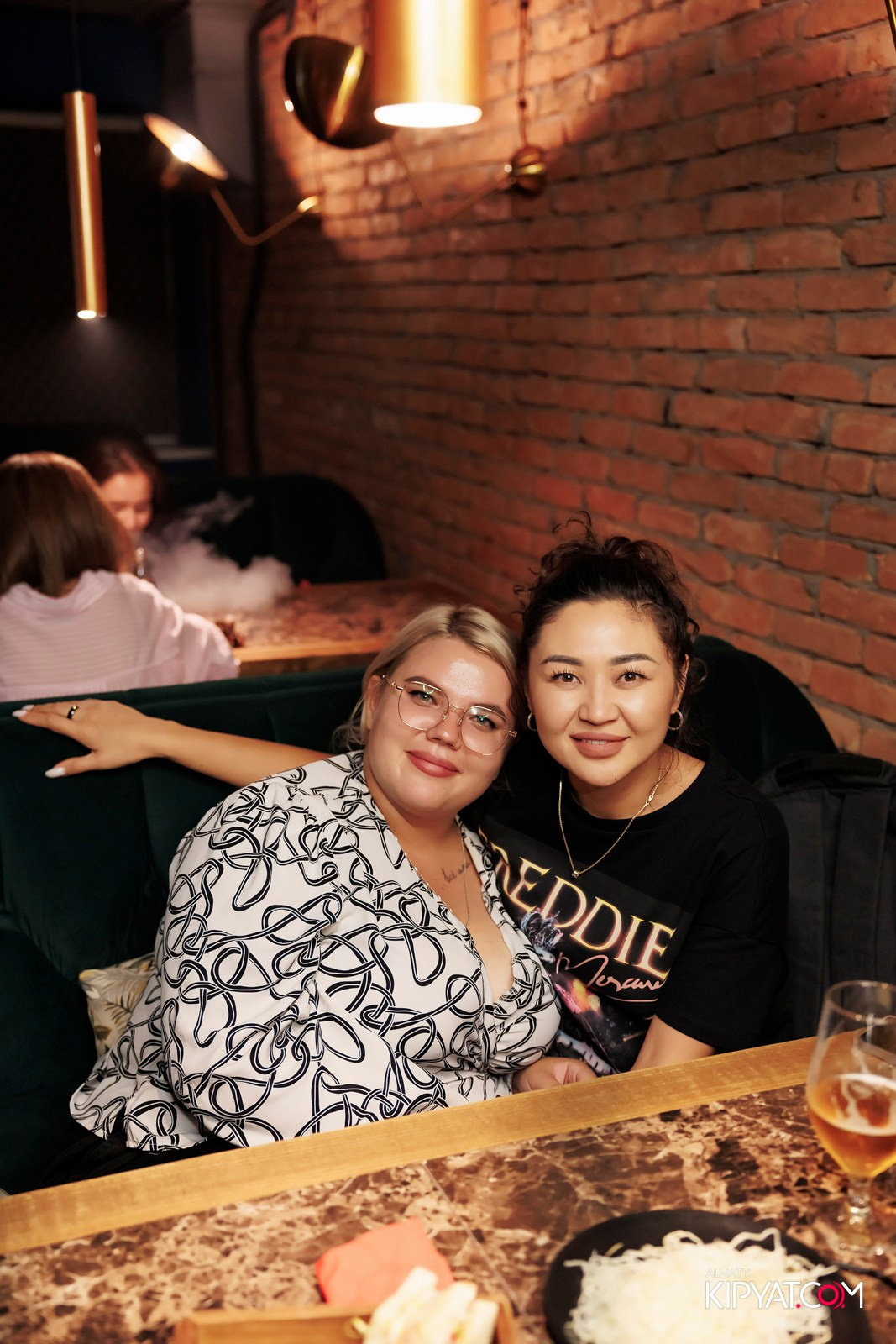 OLOVO BAR НА САТПАЕВА. КИПЯТКОМ АЛМАТЫ! Фотосъемка мероприятий в Алматы