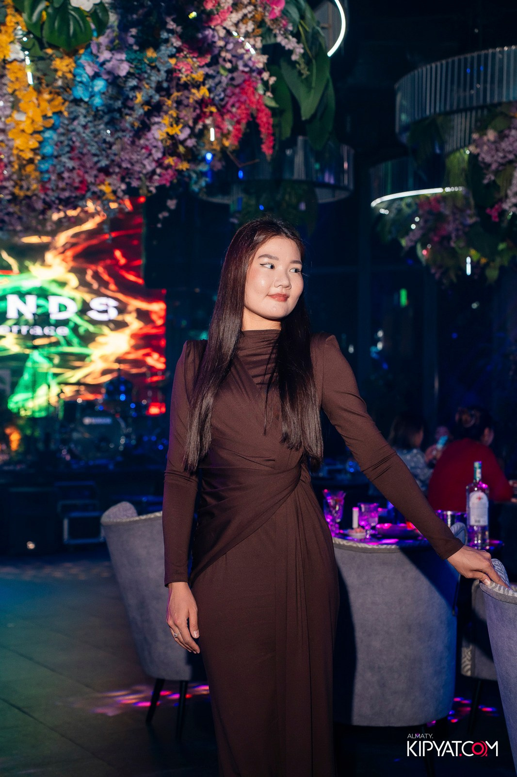 FRIENDS BAR & TERRACE. КИПЯТКОМ АЛМАТЫ!