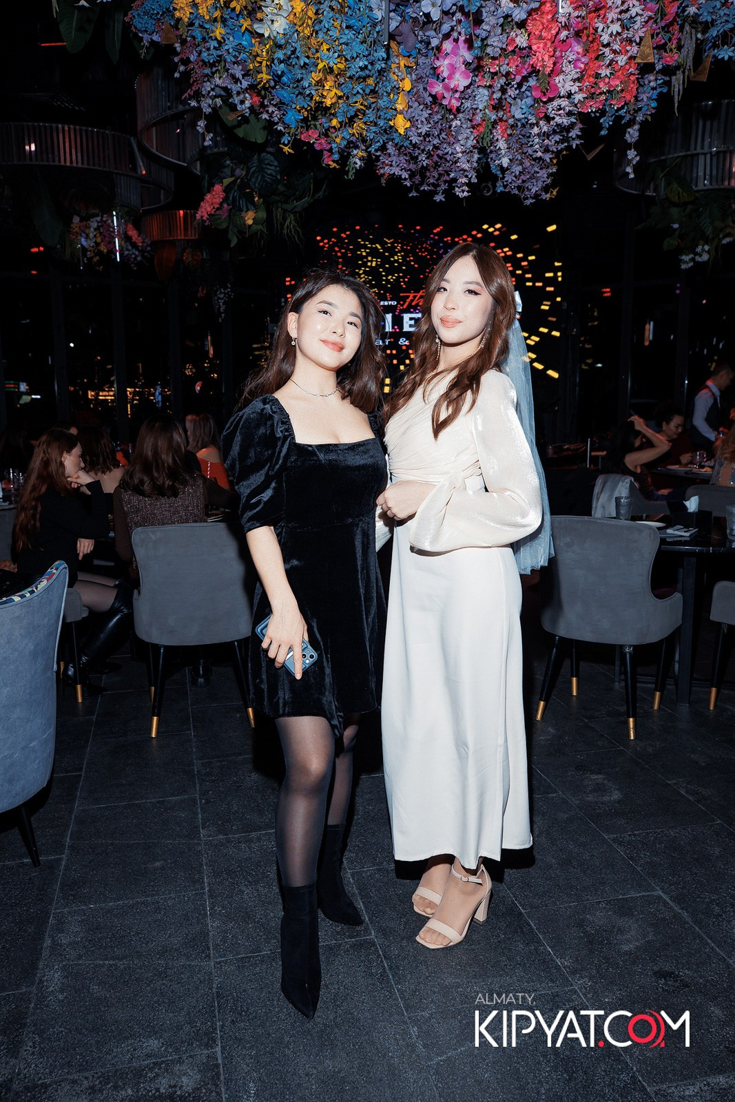 FRIENDS BAR & TERRACE. КИПЯТКОМ АЛМАТЫ! Фотосъемка мероприятий в Алматы