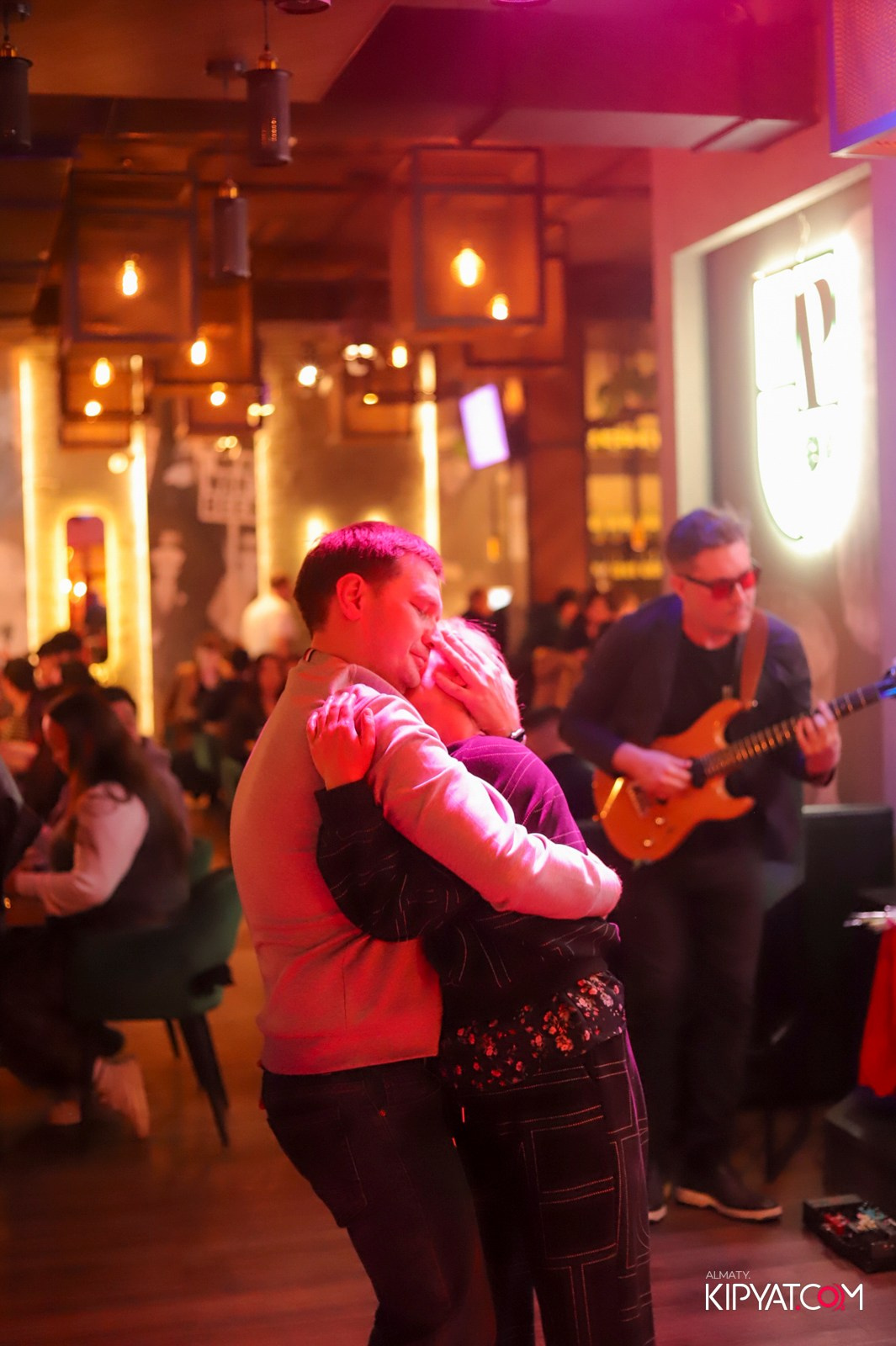 ПИНТА НА АЛТЫНСАРИНА. КИПЯТКОМ АЛМАТЫ! Фотосъемка мероприятий в Алматы