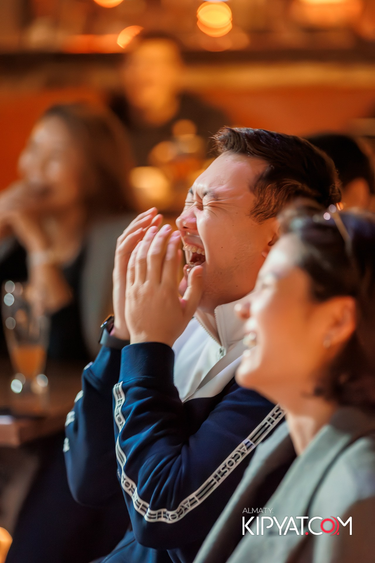 СОЛЬНЫЙ СТЕНДАП КОНЦЕРТ АЛЕКСАНДРА МЕРКУЛЬ. КИПЯТКОМ АЛМАТЫ!