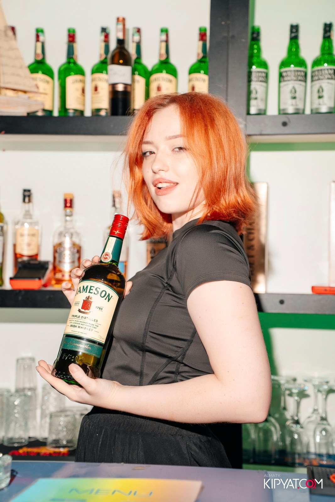 UYAT EMES BAR. КИПЯТКОМ АЛМАТЫ!