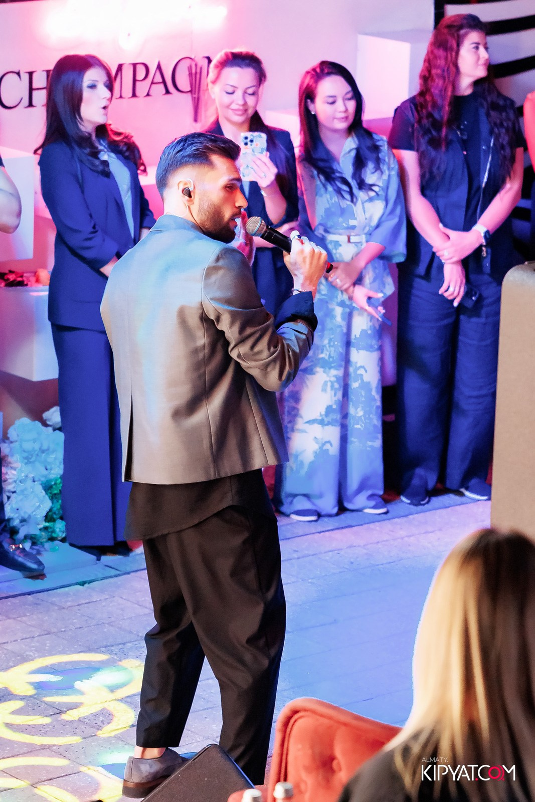 НОДАР РЕВИЯ В «ЗАЯ, НА БИС». КИПЯТКОМ АЛМАТЫ!