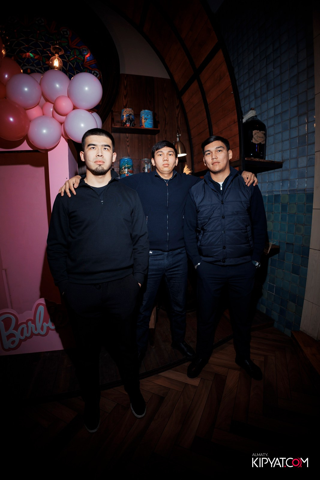 ЖИГУЛИ БАР НА АУЭЗОВА. КИПЯТКОМ АЛМАТЫ! Фотосъемка мероприятий в Алматы