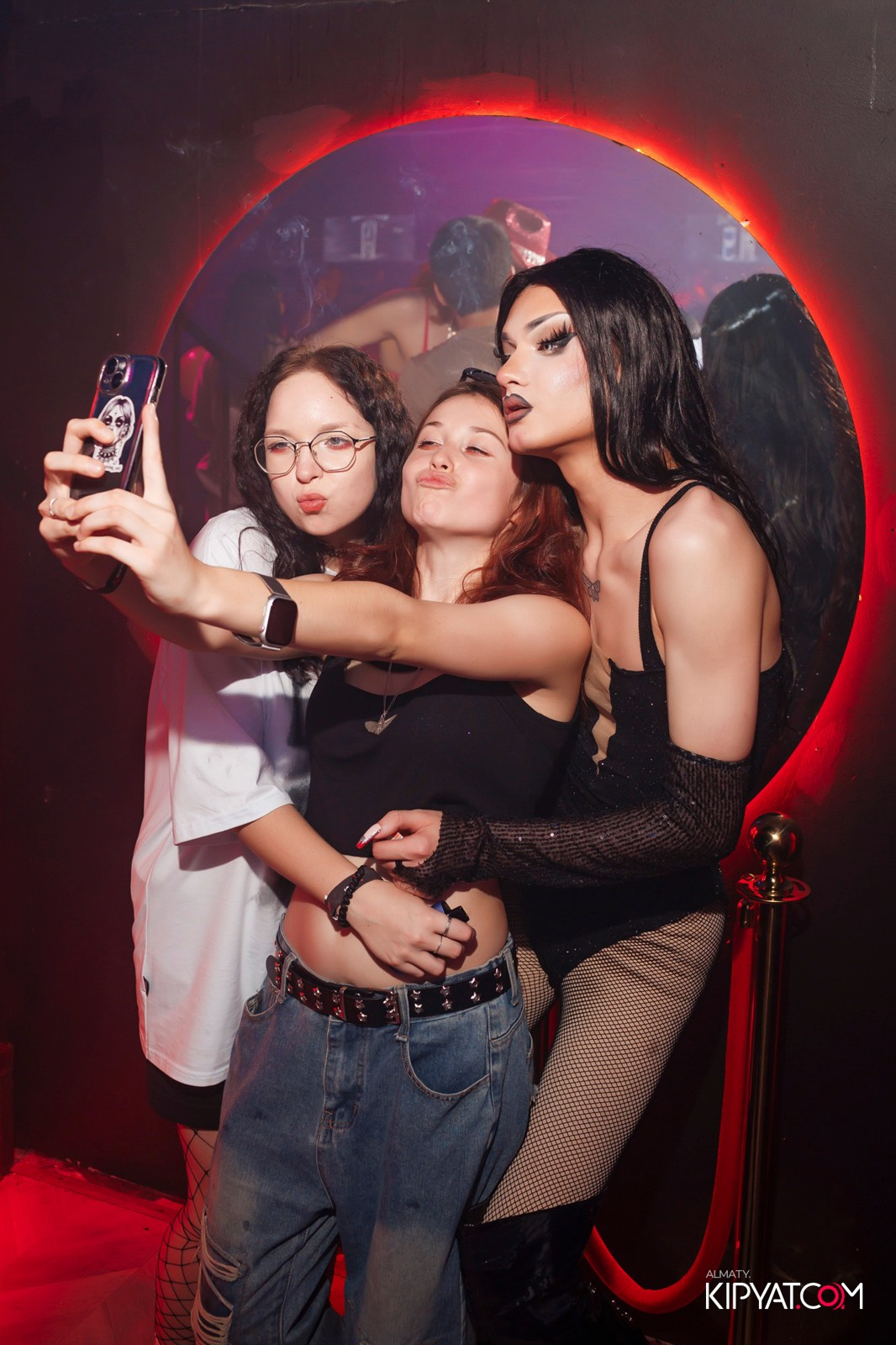 НОЧНОЙ КЛУБ ICON. КИПЯТКОМ АЛМАТЫ!