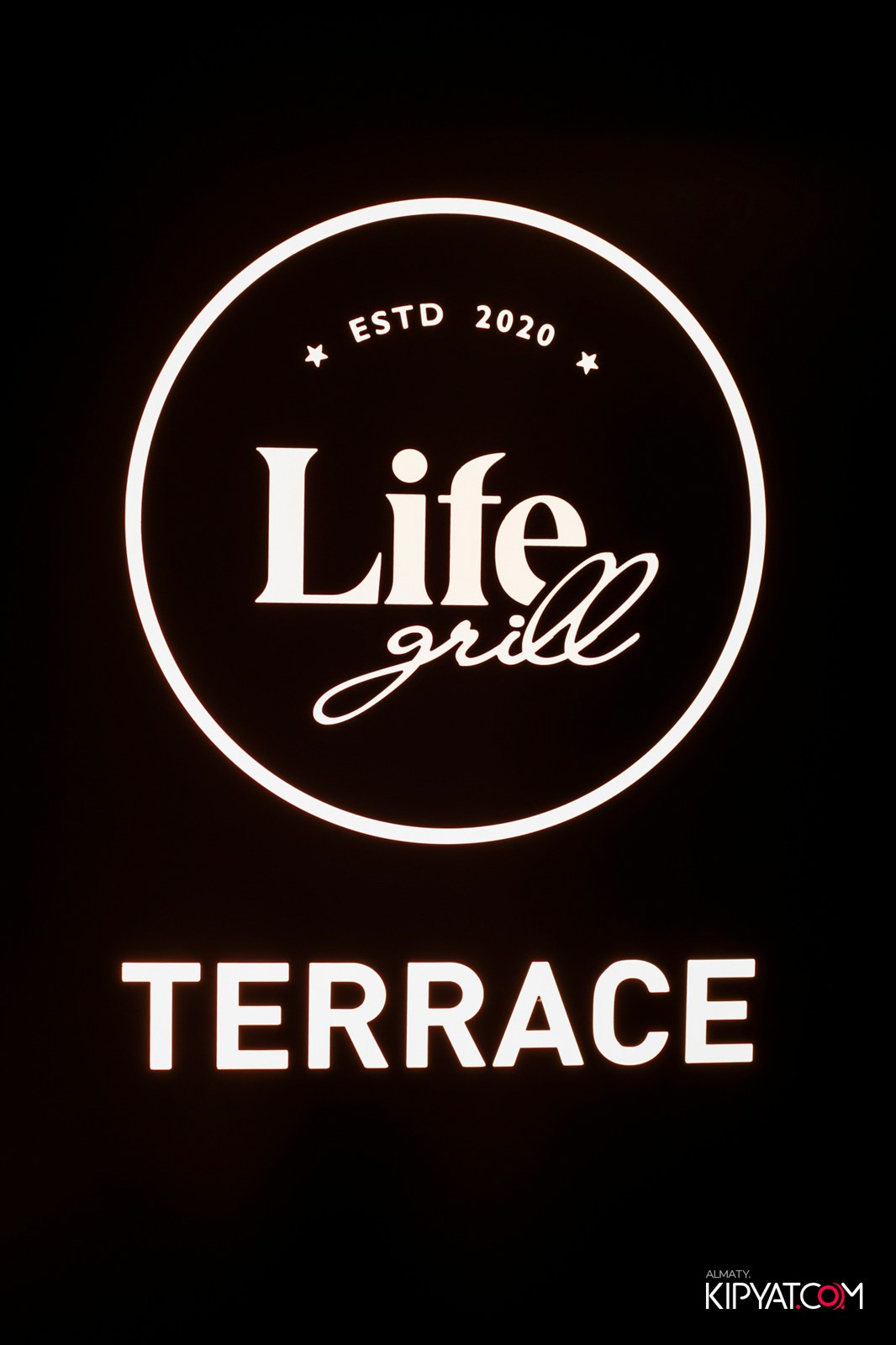 LIFE GRILL CAFE. КИПЯТКОМ АЛМАТЫ! Фотосъемка мероприятий в Алматы