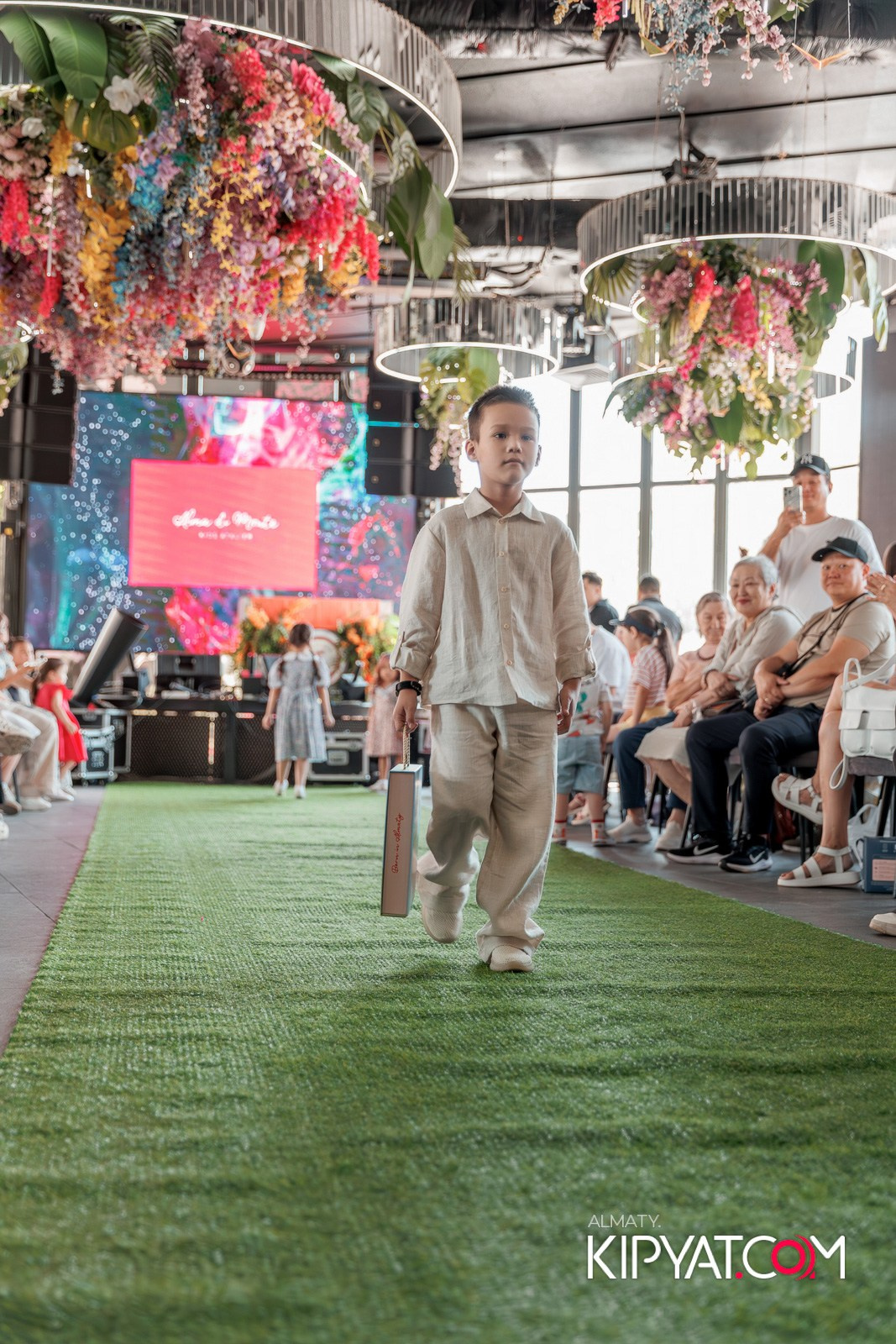 PROM KIDS FASHION SHOW. КИПЯТКОМ АЛМАТЫ!