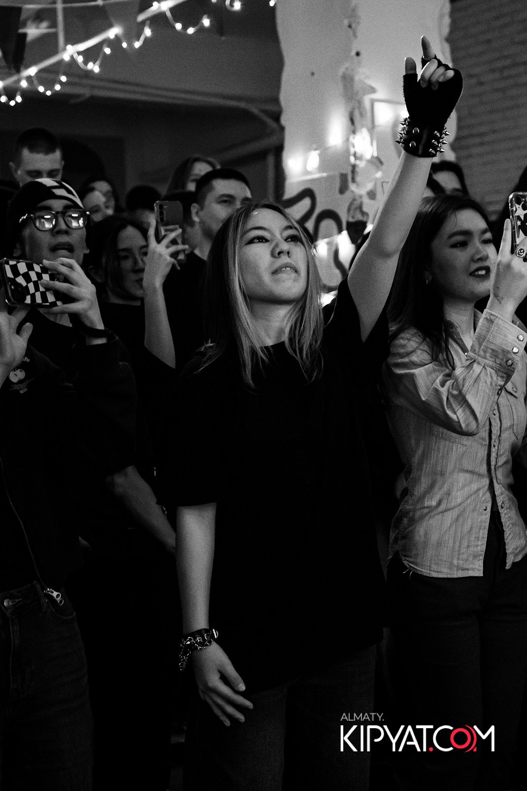 КОНЦЕРТ ГРУППЫ SARY В АЛМАТЫ. КИПЯТКОМ АЛМАТЫ!