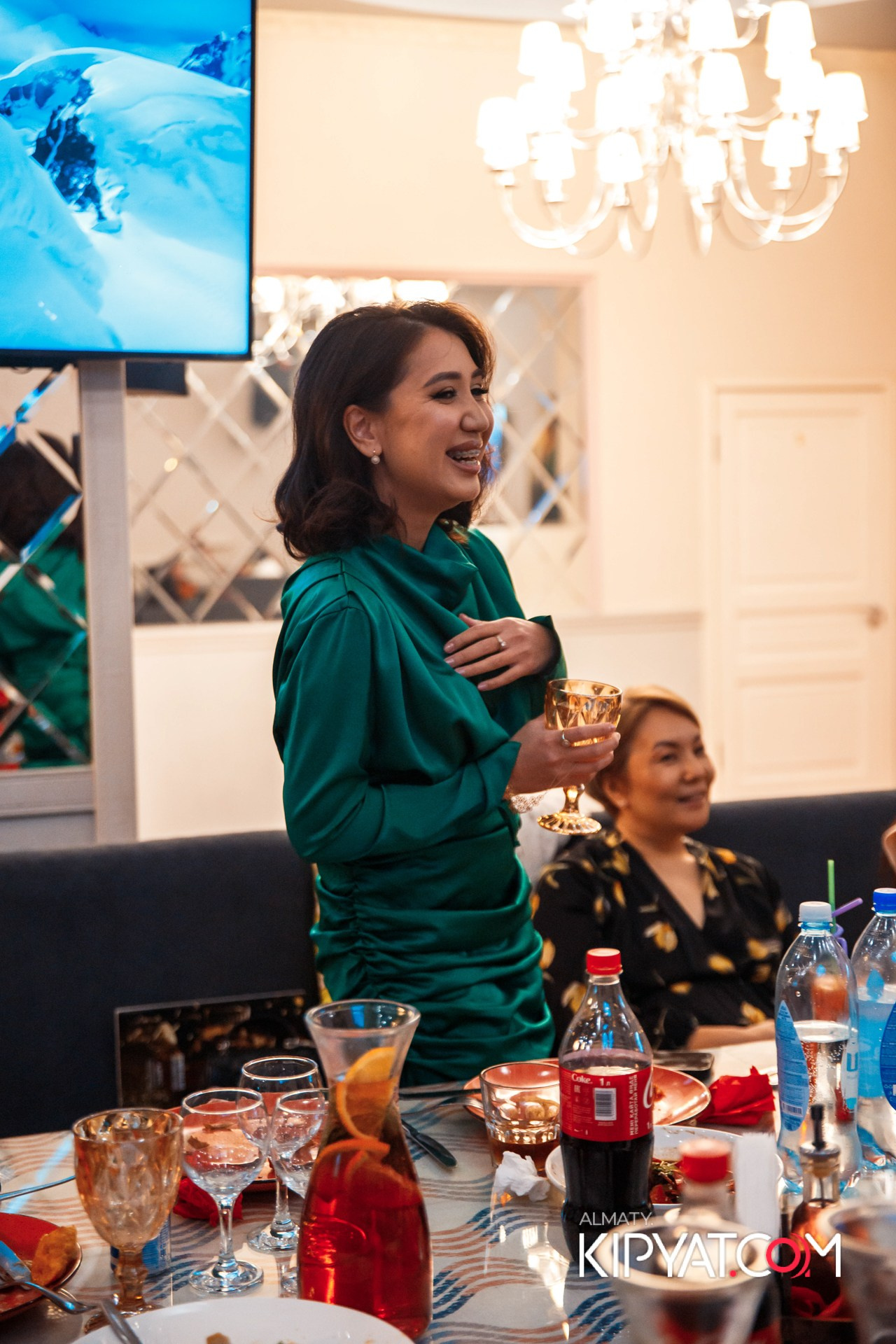 ДЕНЬ РОЖДЕНИЯ КАФЕ ЭСМИРАЛЬДА. КИПЯТКОМ АЛМАТЫ!