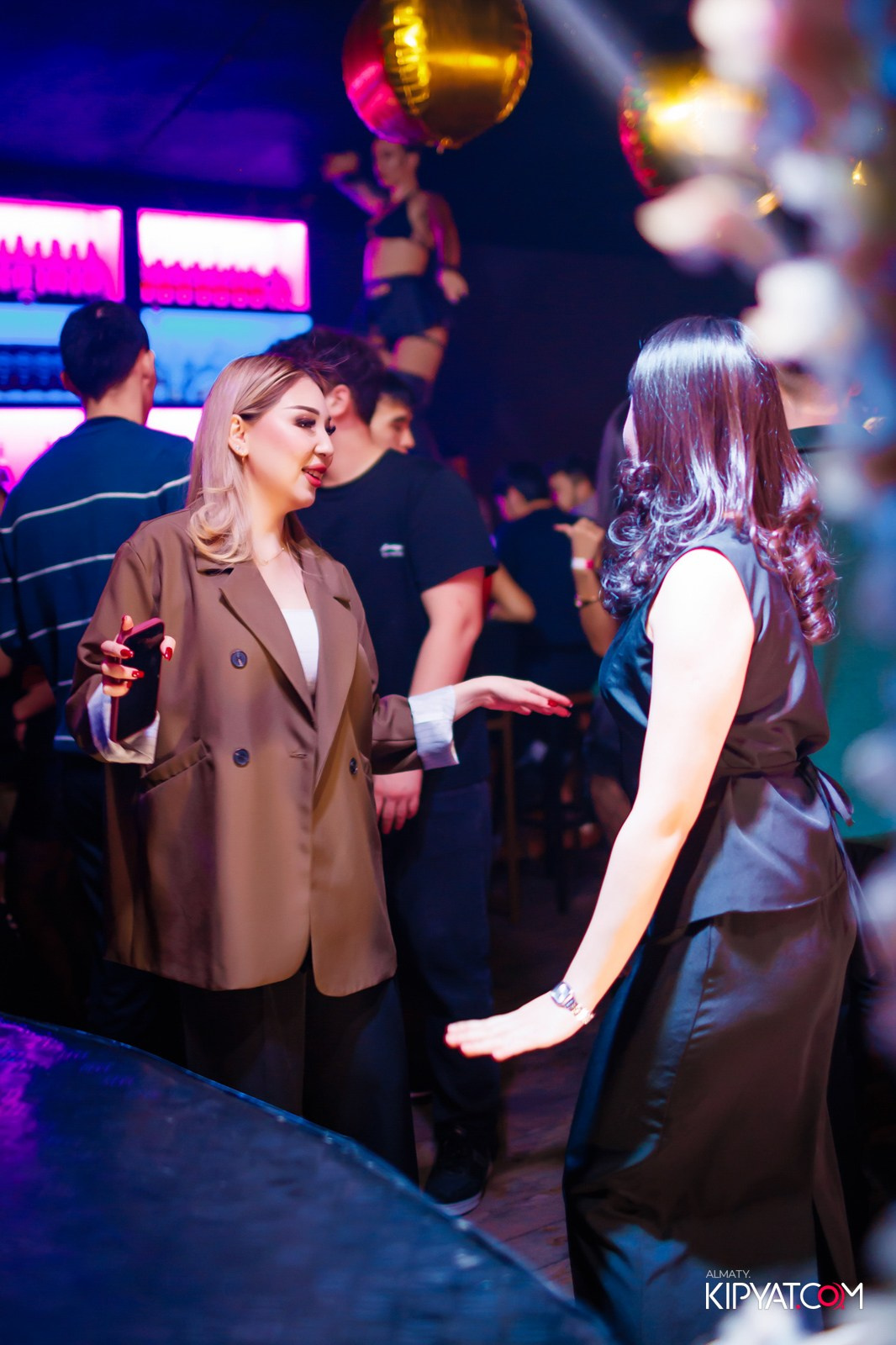 UYAT EMES BAR. КИПЯТКОМ АЛМАТЫ!