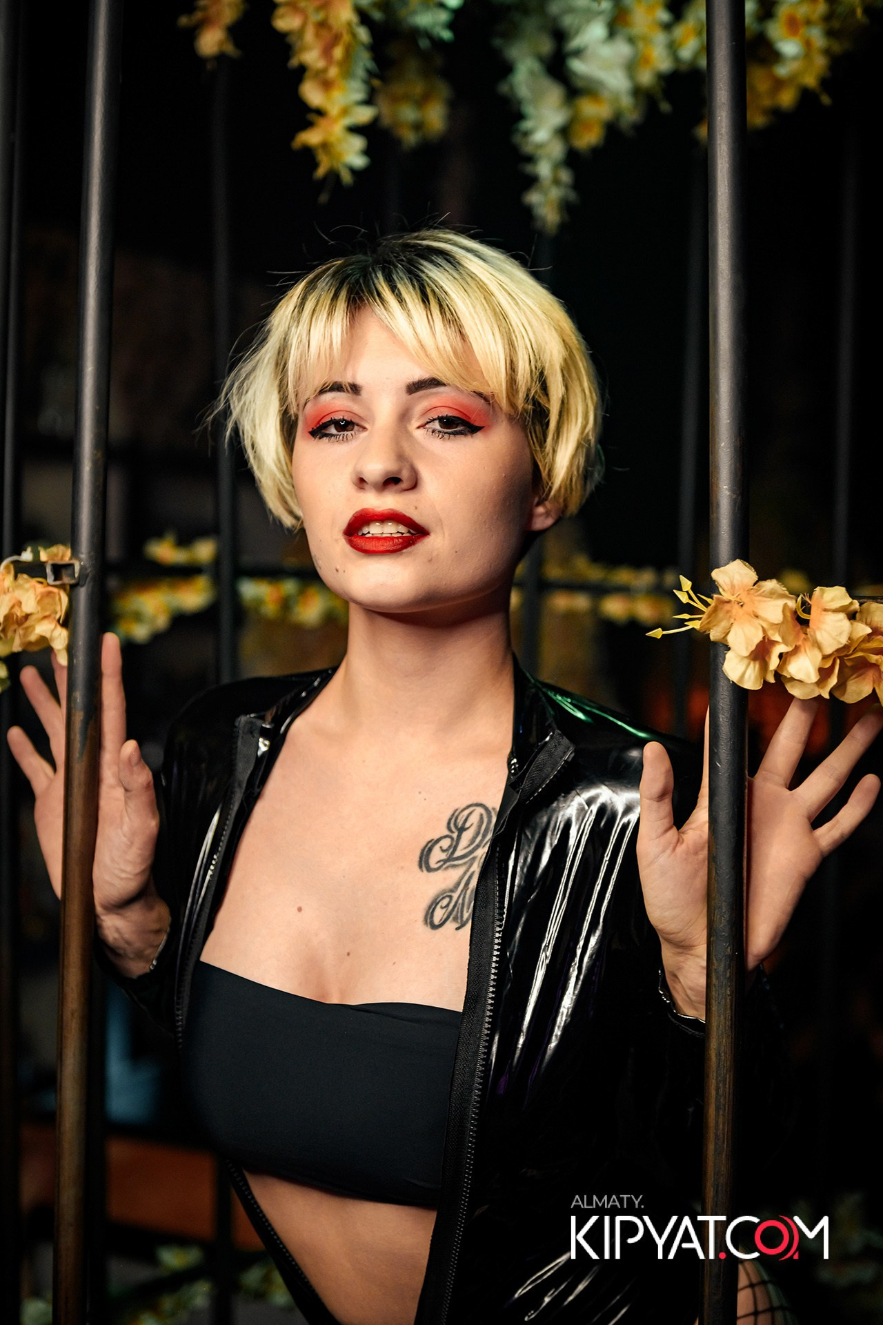 UYAT EMES BAR. КИПЯТКОМ АЛМАТЫ!