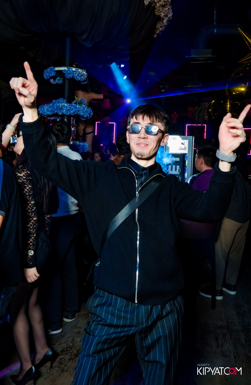 UYAT EMES BAR. КИПЯТКОМ АЛМАТЫ!