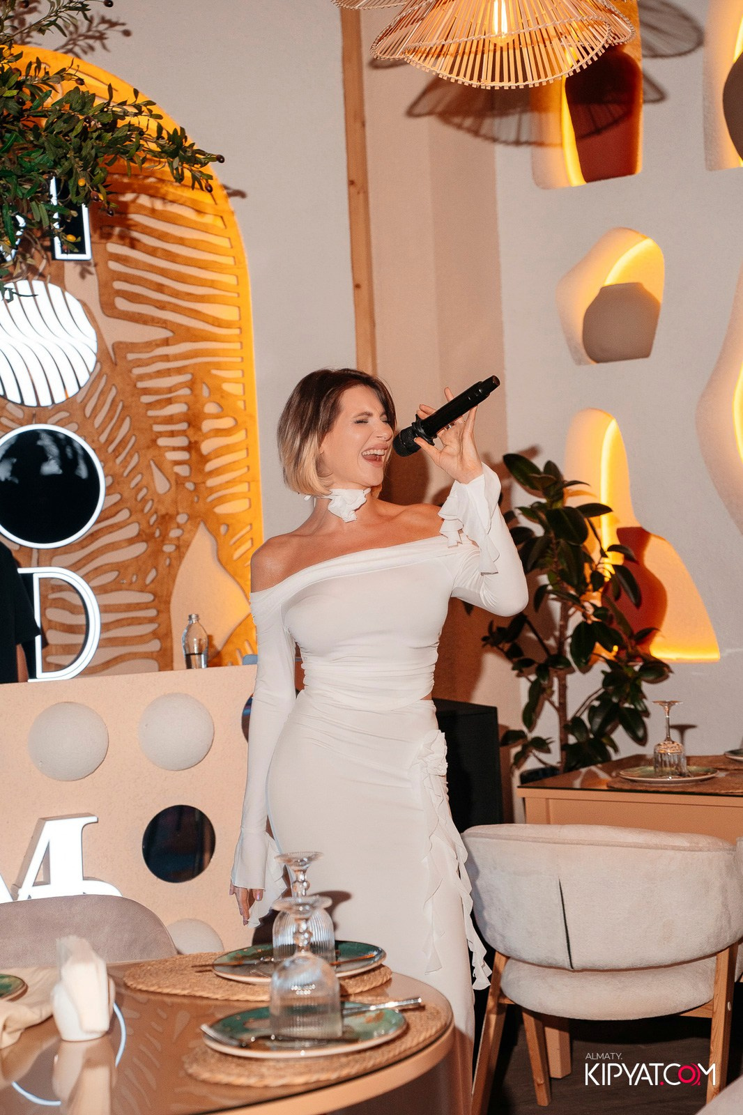 MOOD KARAOKE & TERRACE. КИПЯТКОМ АЛМАТЫ!