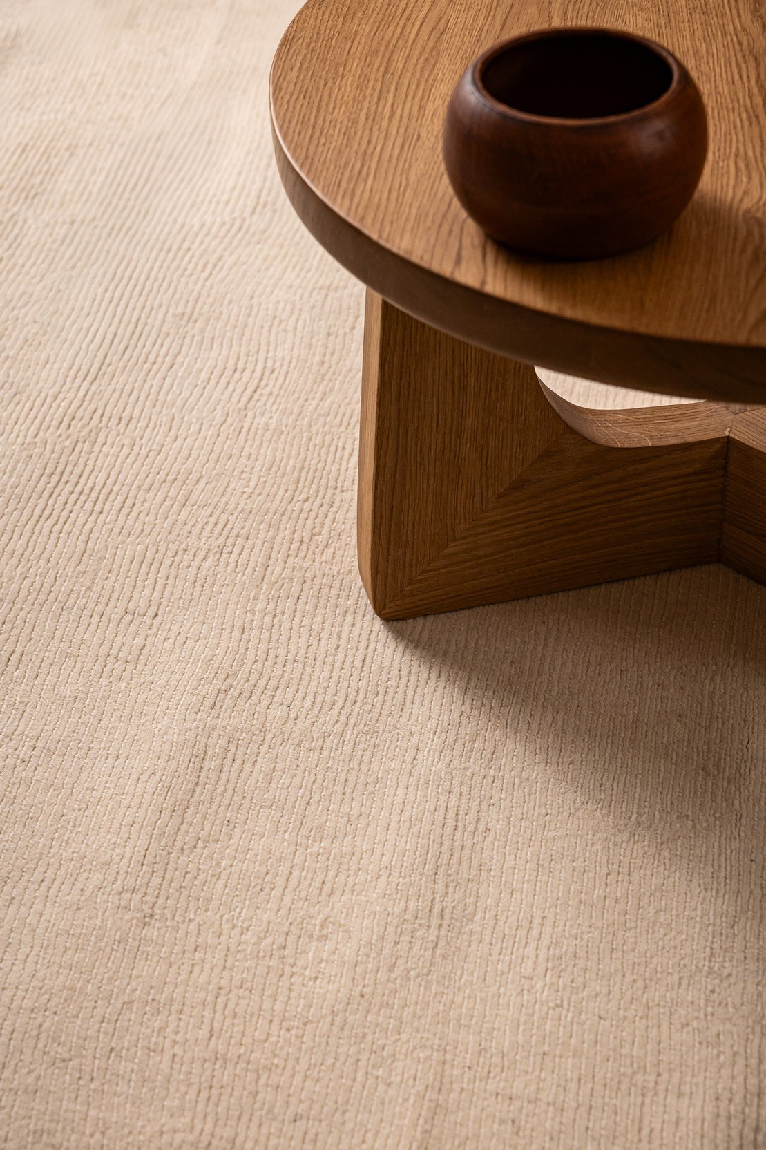 Ковры Decaro Rugs. L. Deco интерьерный салон. Краски/обои/лепной декор