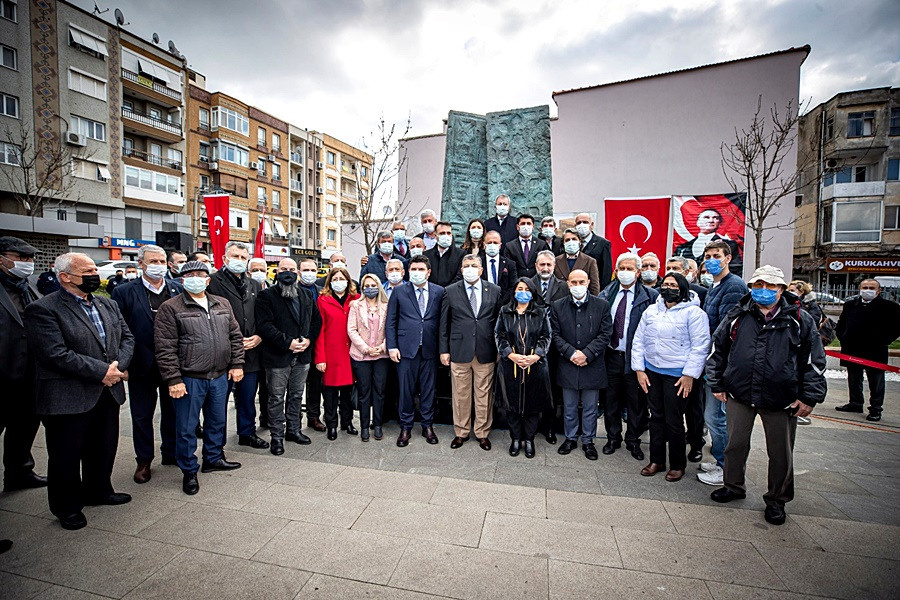 Двери родного дома, 2021, Измир (Турция). Скульптор Сергей Оганов, Беларусь