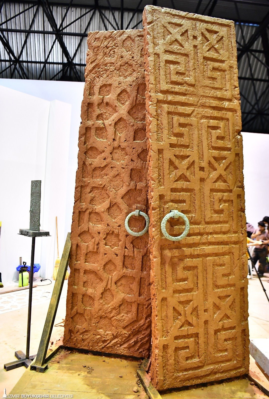 Двери родного дома, 2021, Измир (Турция). Скульптор Сергей Оганов, Беларусь