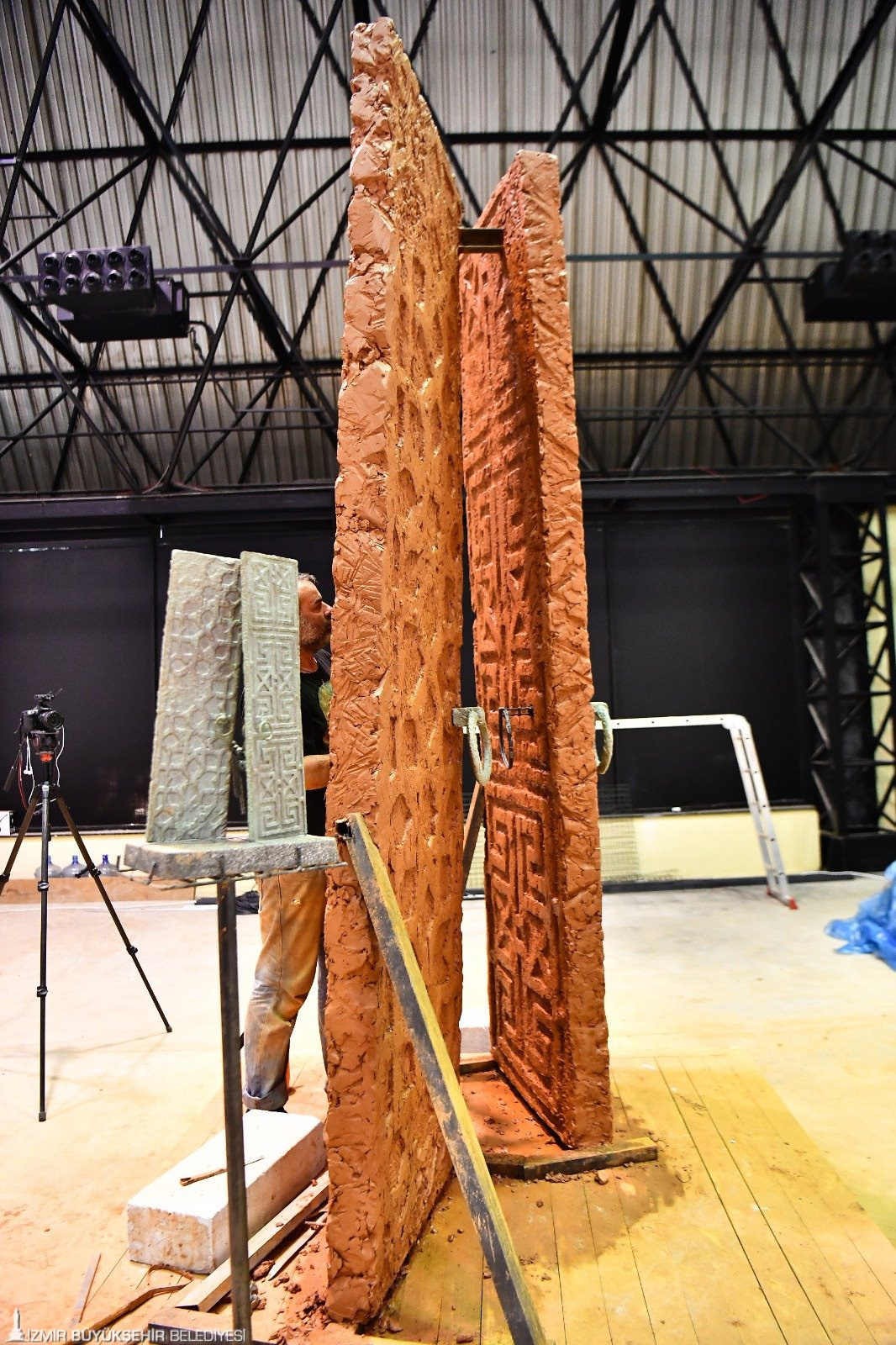 Двери родного дома, 2021, Измир (Турция). Скульптор Сергей Оганов, Беларусь