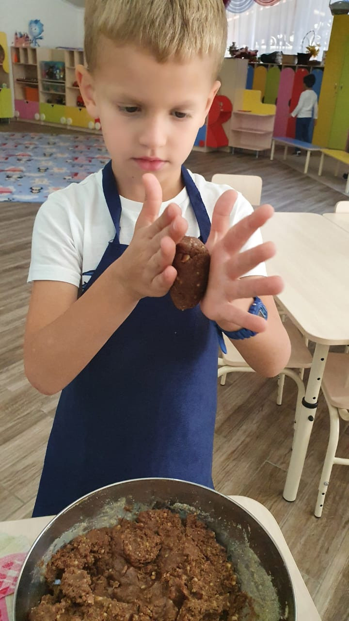 Готовим пироженки ❤️. Детский сад «Эврика»