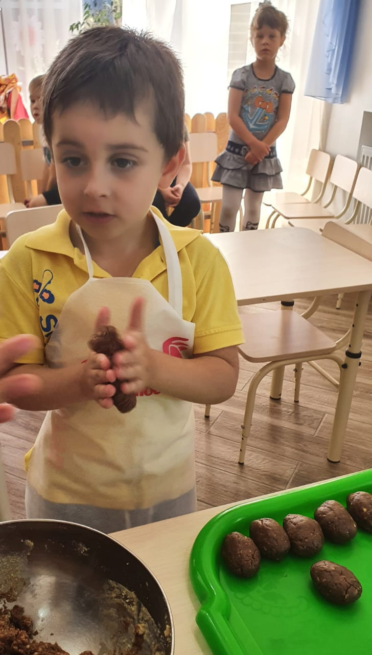 Готовим пироженки ❤️. Детский сад «Эврика»