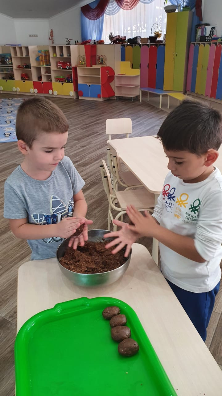 Готовим пироженки ❤️. Детский сад «Эврика»