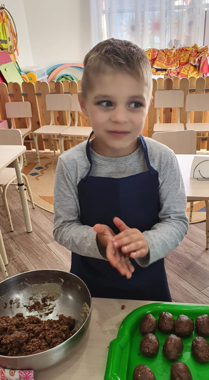 Готовим пироженки ❤️. Детский сад «Эврика»