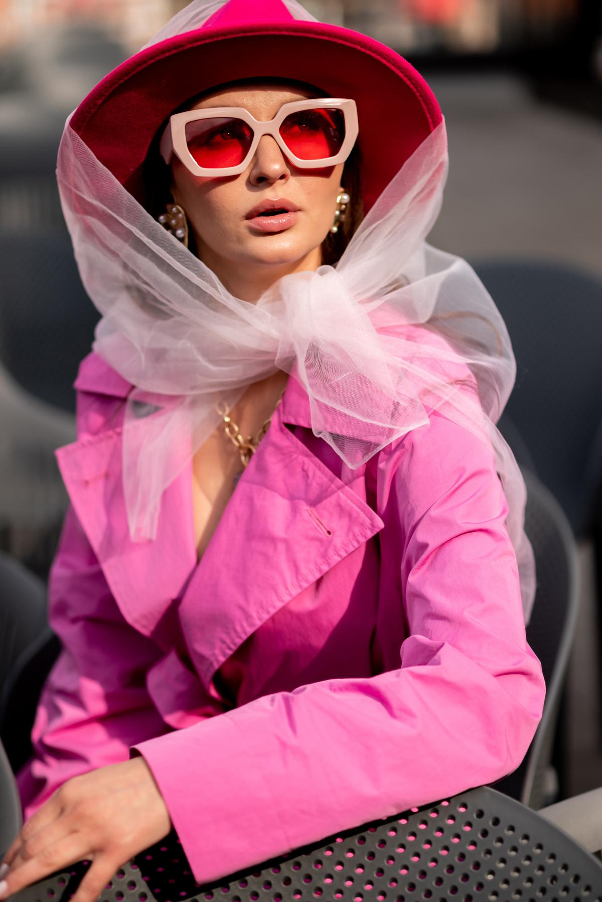 Яна на занятии по женскому портрету в фотошколе. Фототуры, обучение, фотограф Анастасия Забелина в Крыму и Севастополе