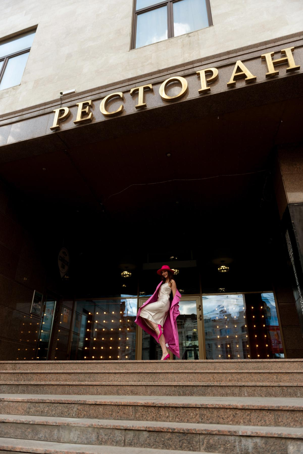 Яна на занятии по женскому портрету в фотошколе. Фототуры, обучение, фотограф Анастасия Забелина в Крыму и Севастополе