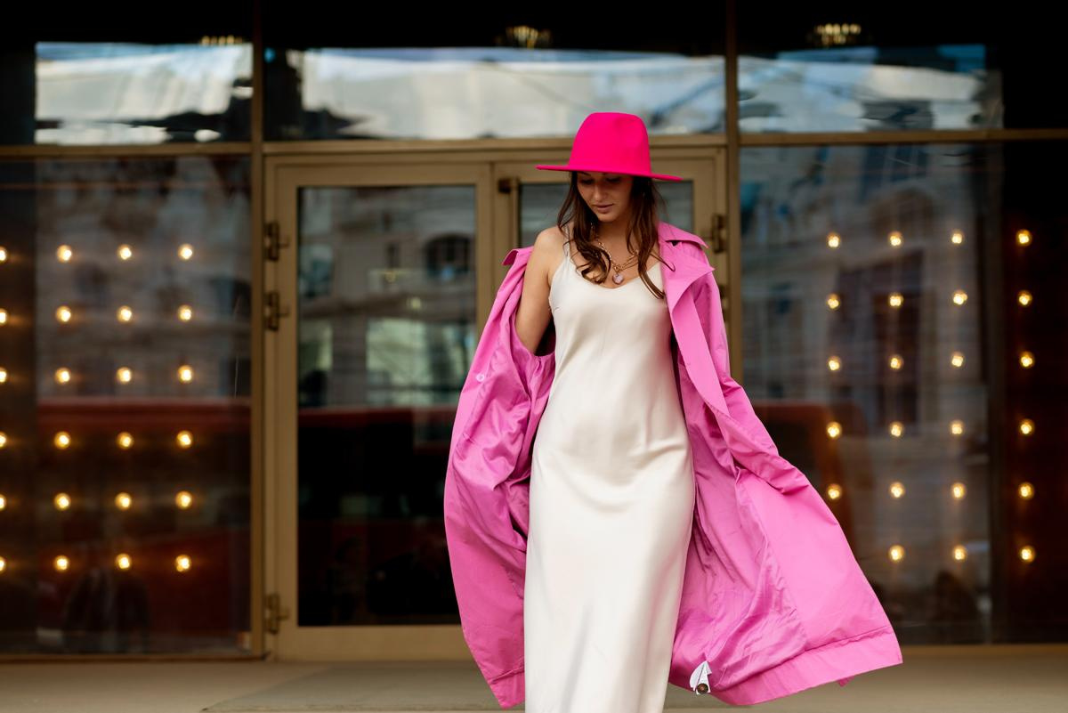 Яна на занятии по женскому портрету в фотошколе. Фототуры, обучение, фотограф Анастасия Забелина в Крыму и Севастополе