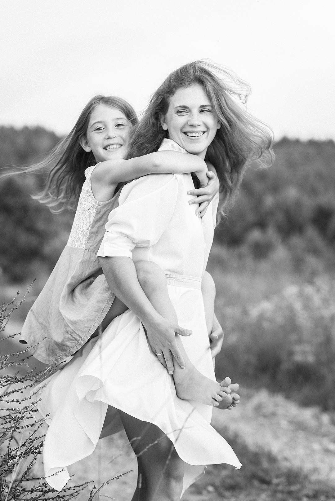 Оксана и Лукерья ЧБ. Римма Гусакова. Выпускные фотокниги. Детские и семейные фотосессии