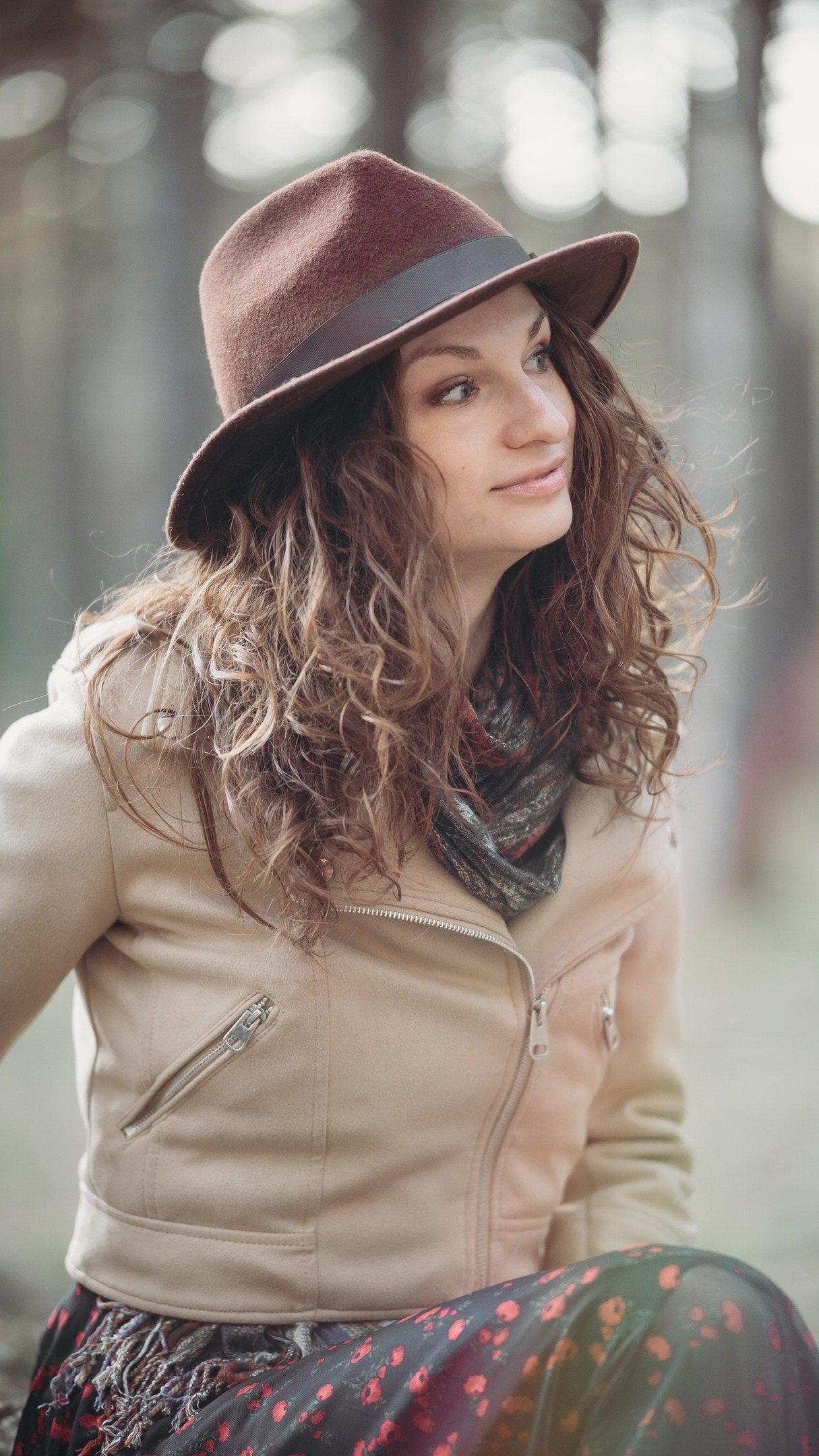 Прогулочная фотосессия в лесу