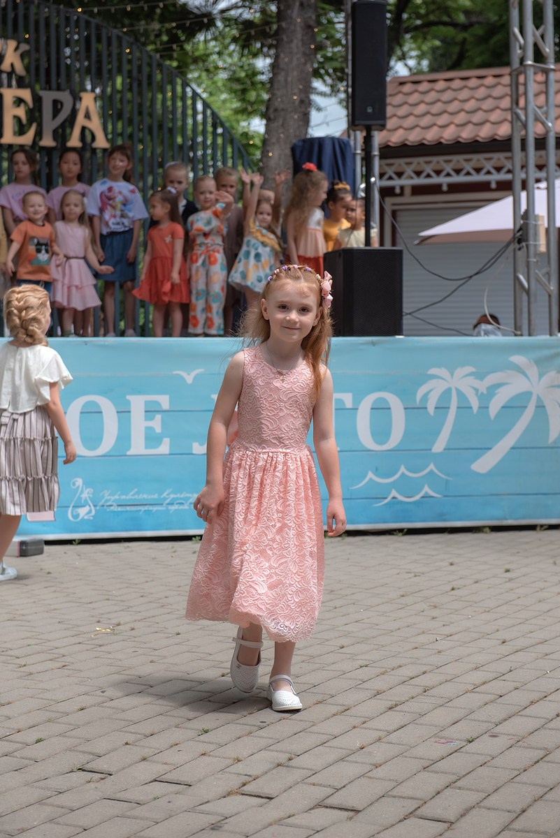 Парк Ривьера дефиле HAPPYkids. Семейный и коммерческий фотограф в Сочи Александр Бодунов