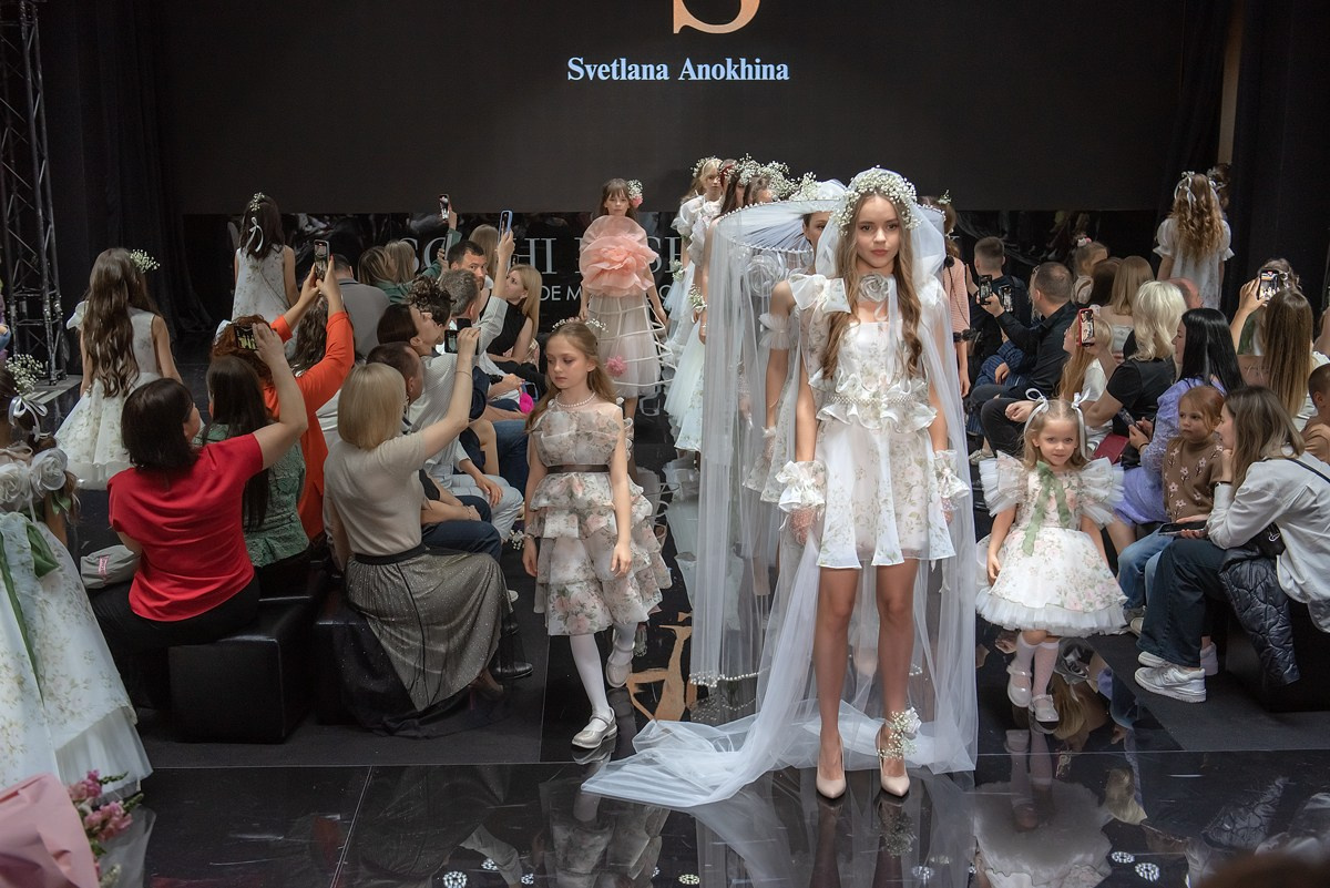 SochiFashionWeek2024 дизайнер Анохина. Семейный и коммерческий фотограф в Сочи Александр Бодунов
