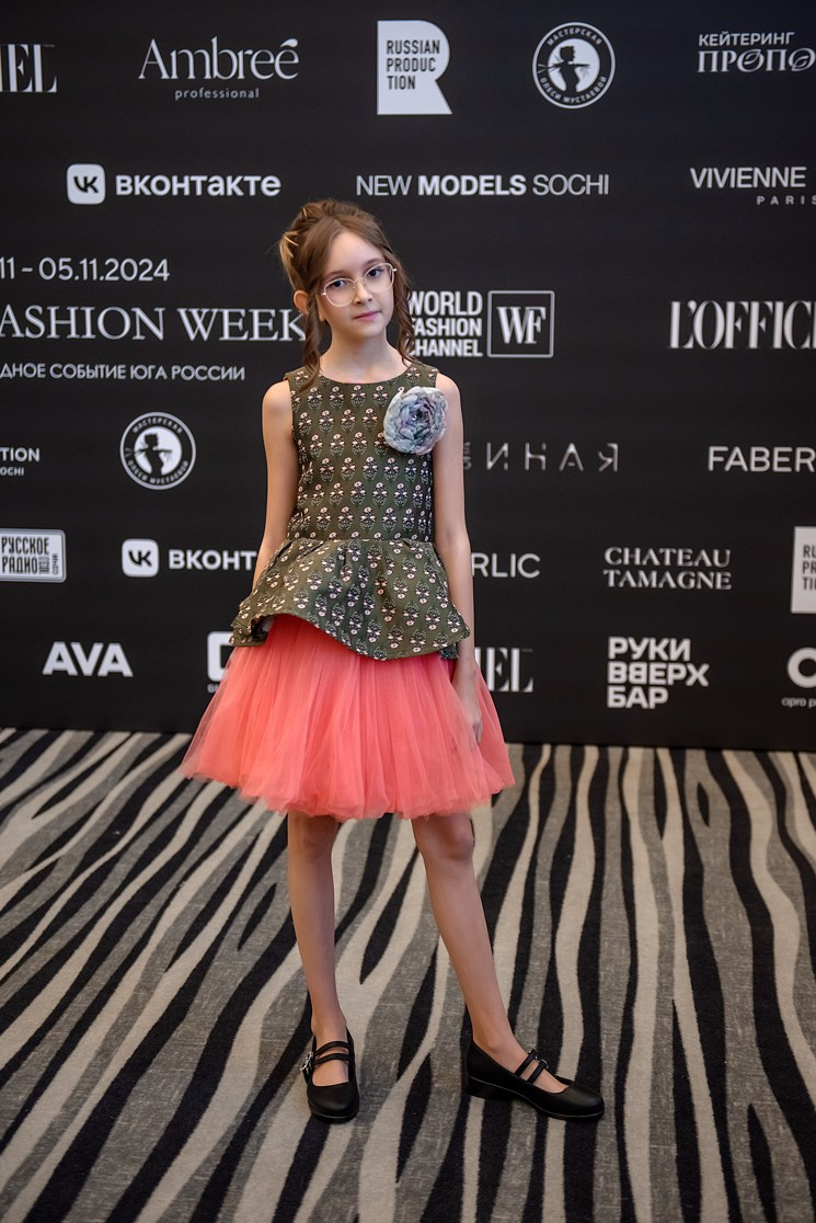 SochiFashionWeek2024 дизайнер Юлия Крылова. Семейный и коммерческий фотограф в Сочи Александр Бодунов