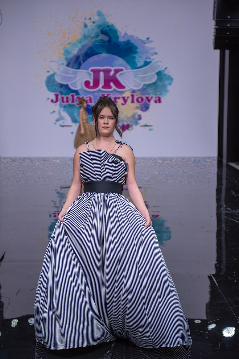 SochiFashionWeek2024 дизайнер Юлия Крылова. Семейный и коммерческий фотограф в Сочи Александр Бодунов