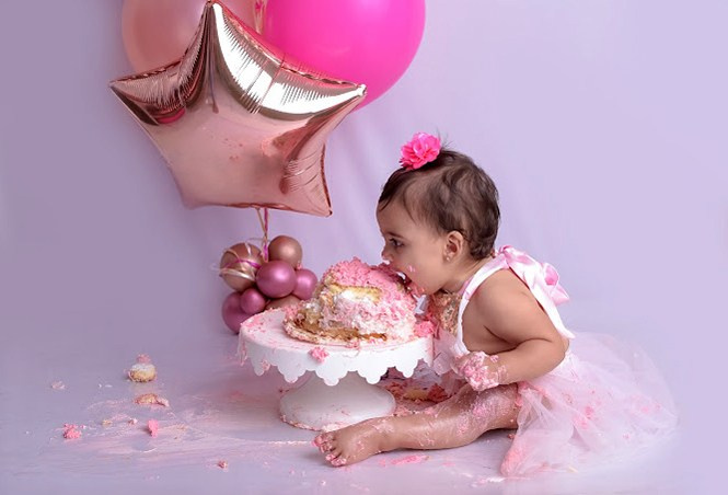 День рождения ребёнка. Фотосессия в студии в Москве от профессионального фотографа услуги по доступным ценам