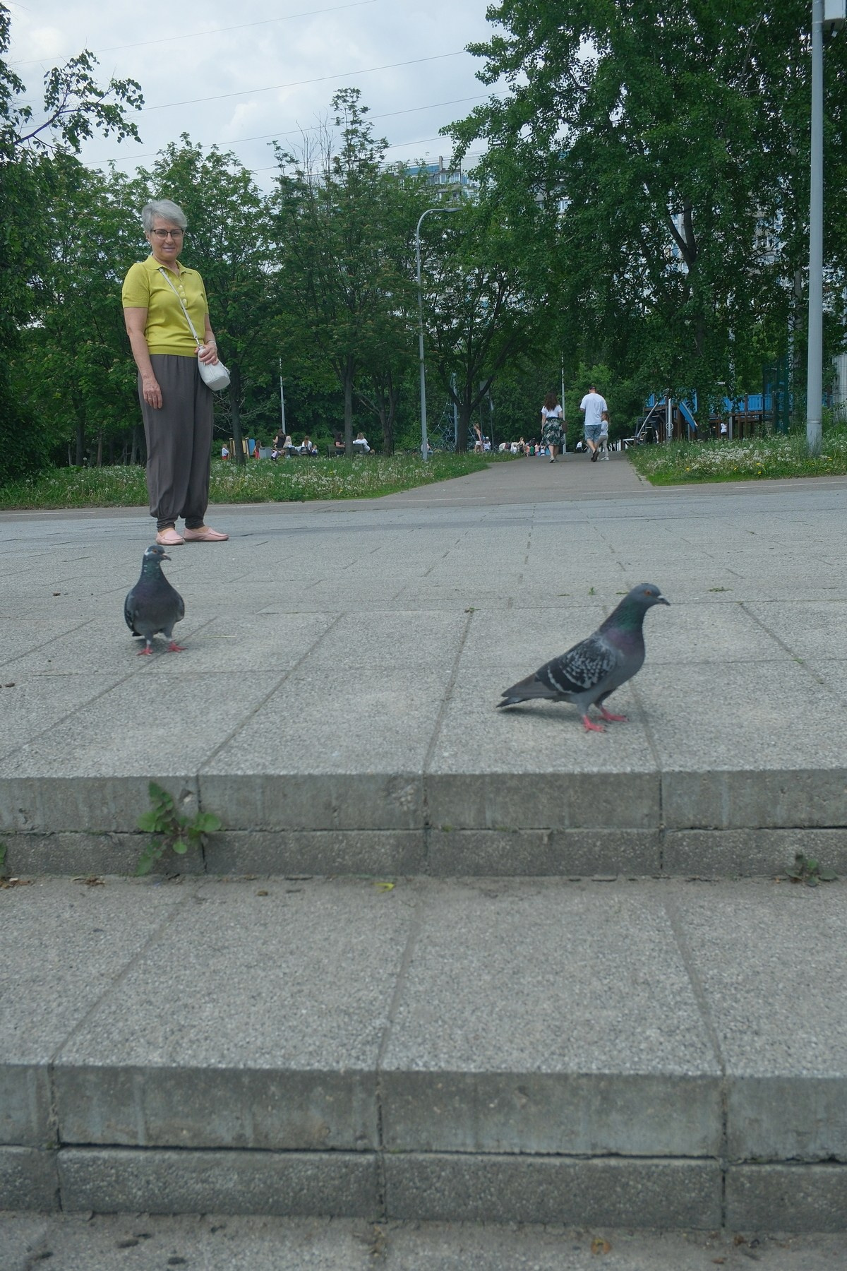 Парк 850 лет Москве. Снято на Voigtlander 18/2,8 Color-scopar. Улица, люди, жизнь…