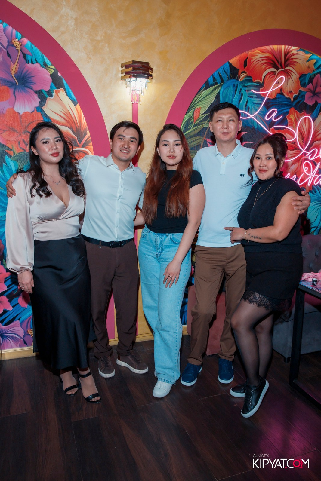 УХО И МЕДВЕДЬ НА САИНА. КИПЯТКОМ АЛМАТЫ! Фотосъемка мероприятий в Алматы