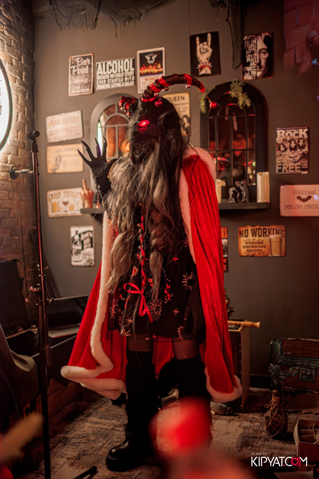 MERRY CREEPYSTMASS AND SPOOKY NEW YEAR — QUEEN OF THE DARKNESS BAR. КИПЯТКОМ АЛМАТЫ!