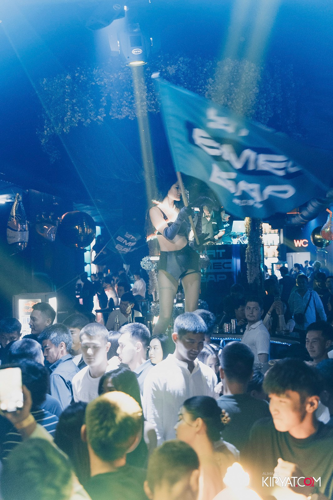 UYAT EMES BAR. КИПЯТКОМ АЛМАТЫ!