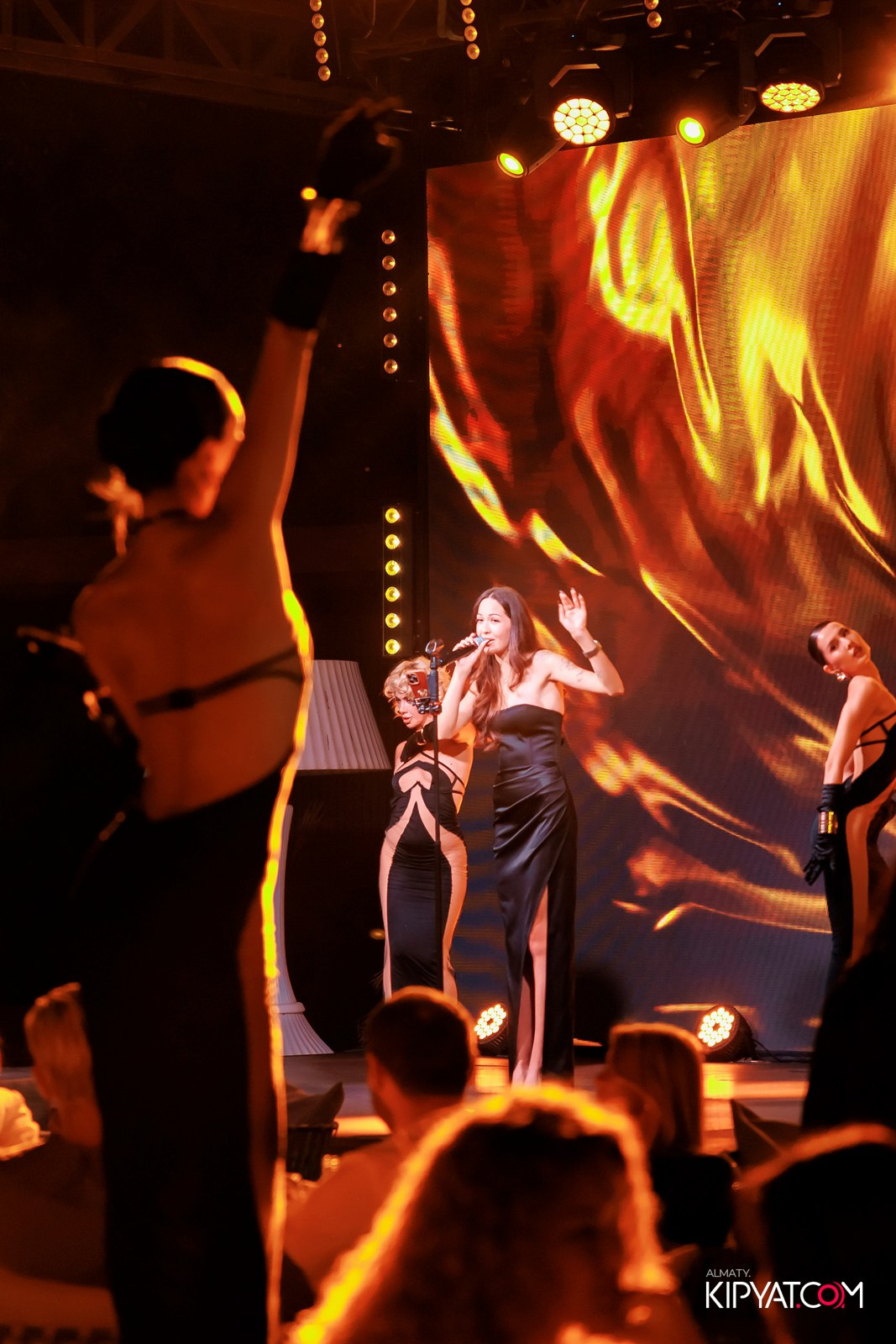 QUEEN. КИПЯТКОМ АЛМАТЫ!