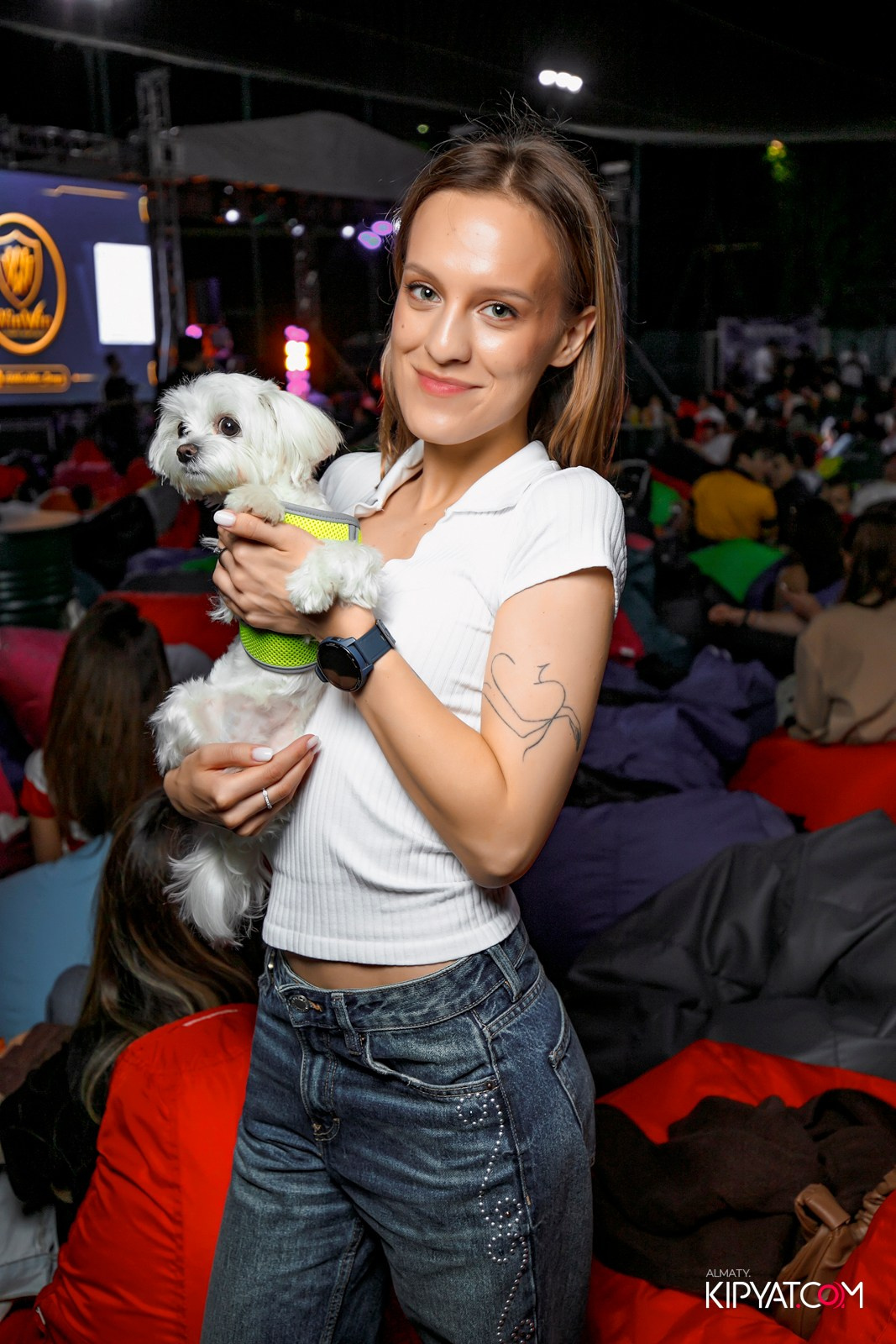 ТРАНСЛЯЦИЯ ФИНАЛА ЛИГИ ЧЕМПИОНОВ ПОД ОТКРЫТЫМ НЕБОМ В VELVET SPORT VILLA. КИПЯТКОМ АЛМАТЫ! Фотосъемка мероприятий в Алматы