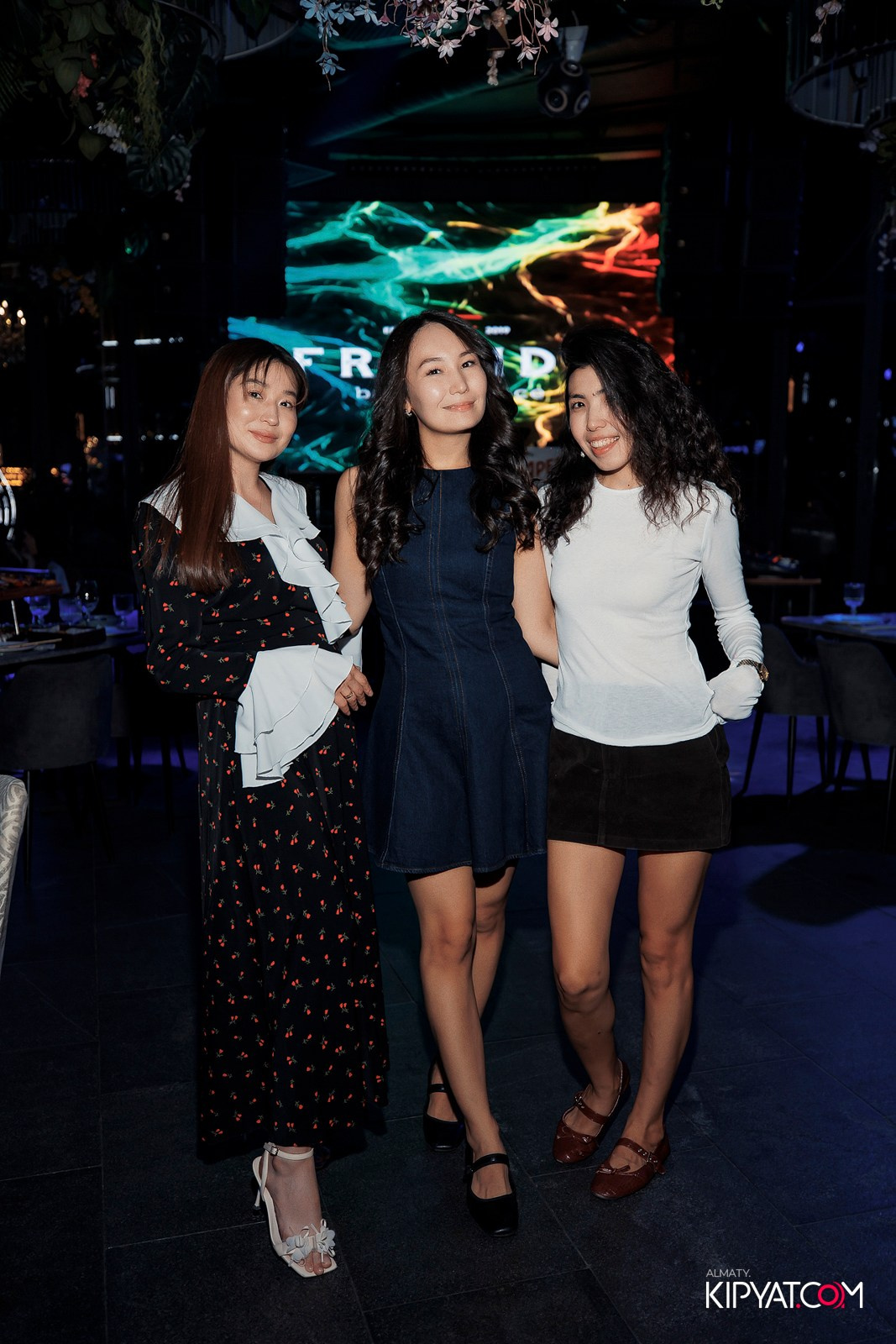 FRIENDS BAR & TERRACE. КИПЯТКОМ АЛМАТЫ!