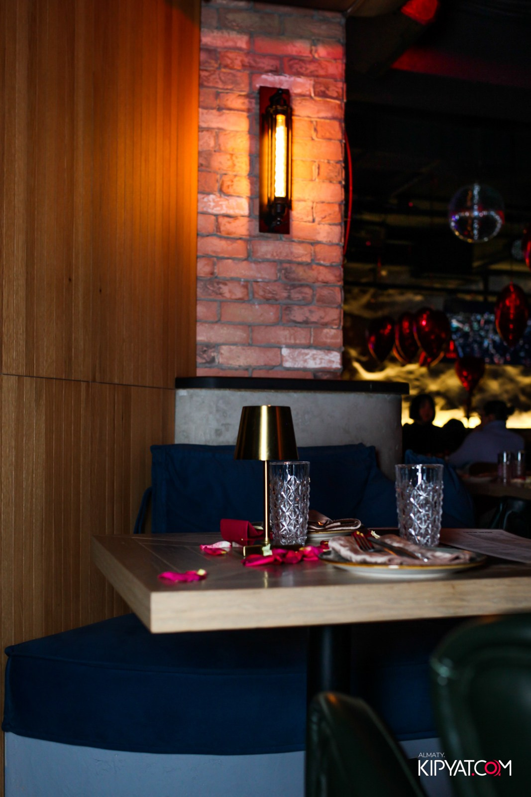 SPACE KARAOKE BAR. КИПЯТКОМ АЛМАТЫ!