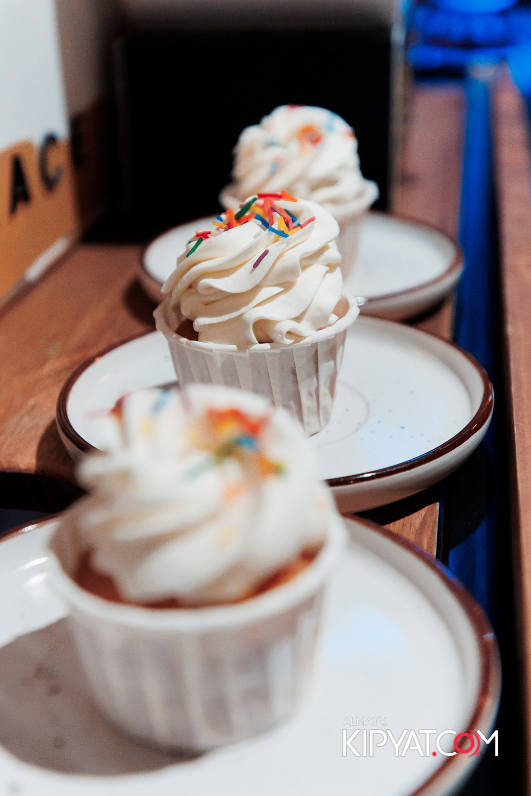 MOOD KARAOKE &TERRACE. КИПЯТКОМ АЛМАТЫ!