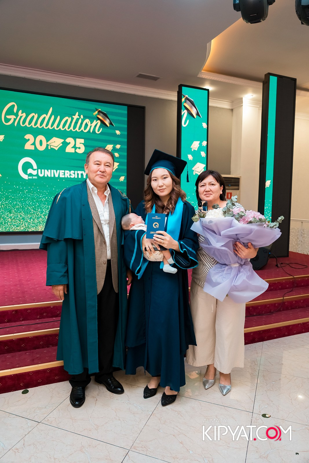 GRADUATION 2025 Q UNIVERSITY. КИПЯТКОМ АЛМАТЫ!