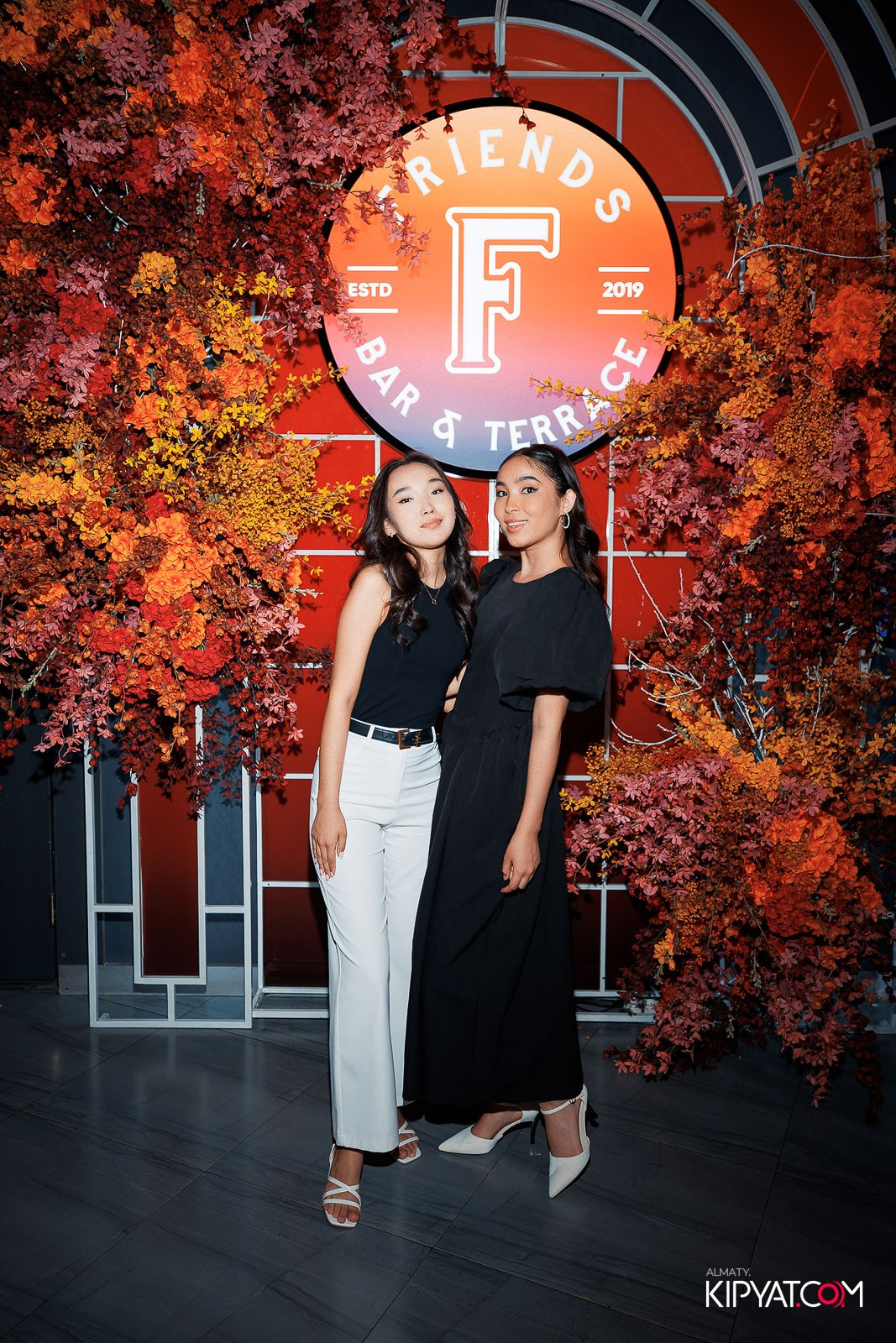 FRIENDS BAR & TERRACE. КИПЯТКОМ АЛМАТЫ!