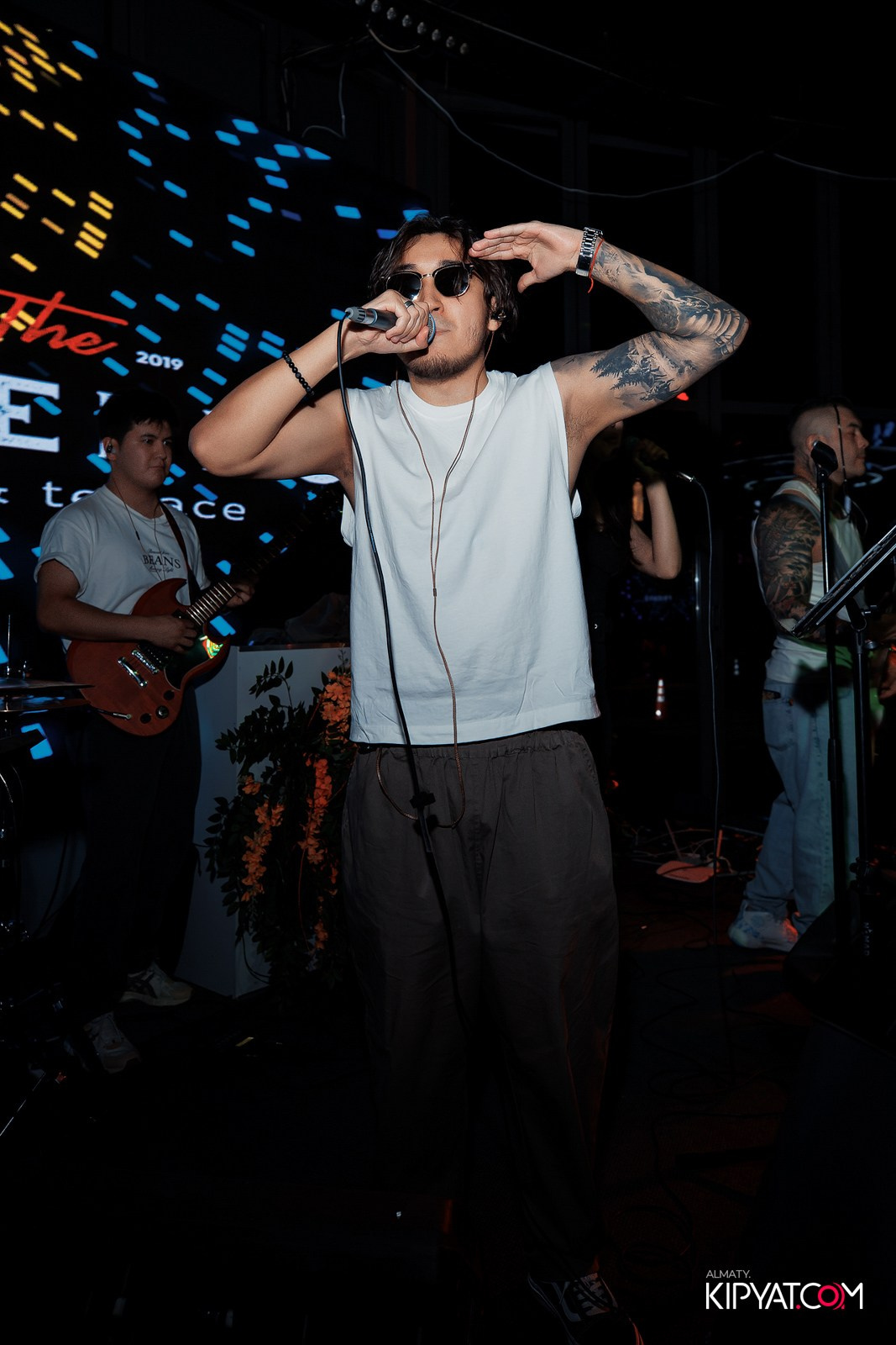 FRIENDS BAR & TERRACE. КИПЯТКОМ АЛМАТЫ!