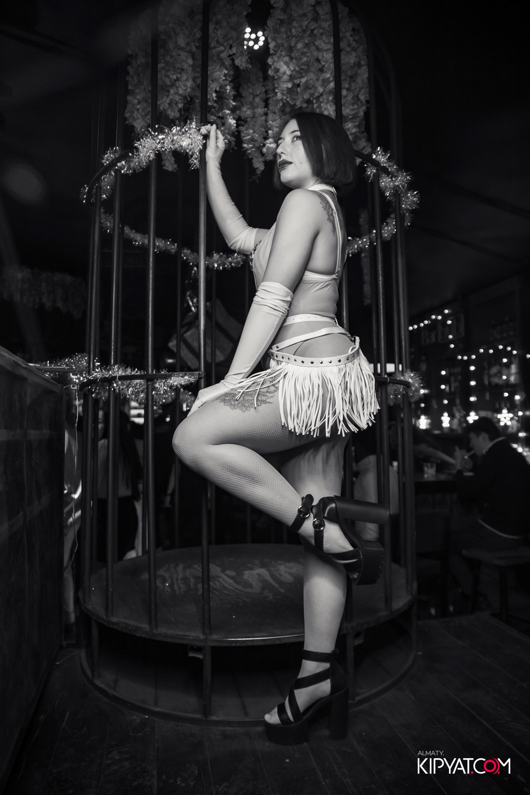 UYAT EMES BAR. КИПЯТКОМ АЛМАТЫ!